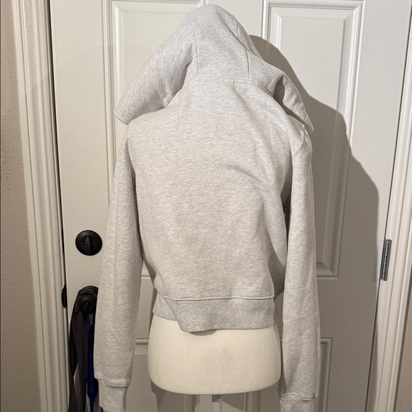 ARITZIA TNA Hooded Zip-Up Sweatshirt - Picture 6 of 8